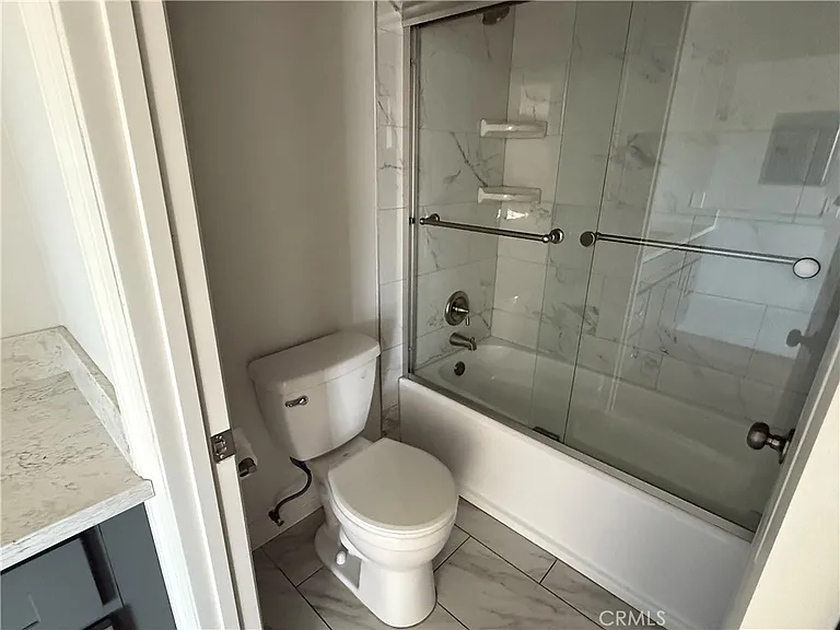 400 N Hobart Blvd #304 — Photo 5