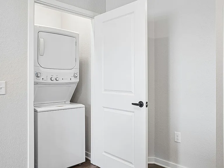 57-web-or-mls-4555 Grv Spgs Cir-Unit 208-S1605-021