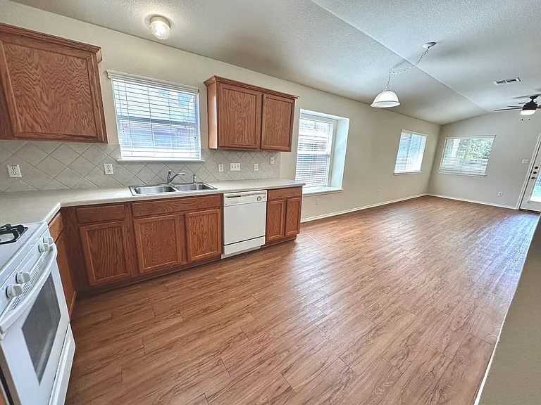 3710 Cap Rock Trl — Photo 29