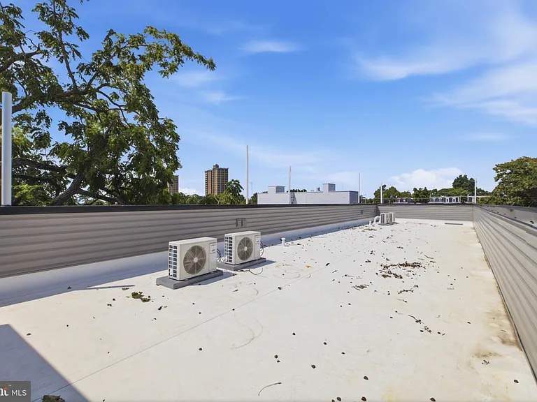 613 N Brooklyn St #7 — Photo 14