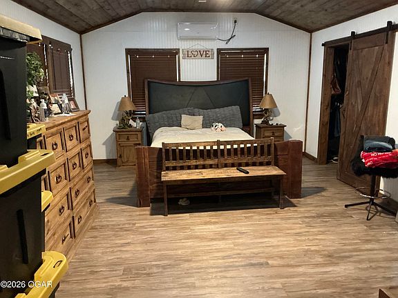 5th image of 102 N Kings Hwy