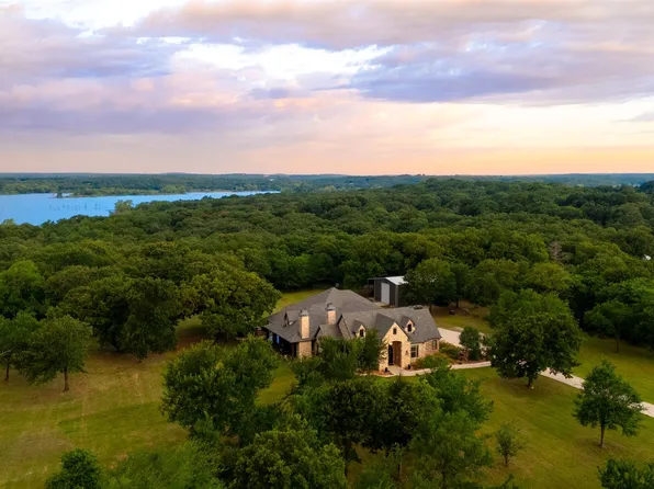 99 Lake Dr, Tioga, TX 76271