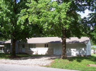113 Illinois St, Oswego, KS 67356