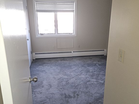 4th image of 15 Cobbs Mill Ln