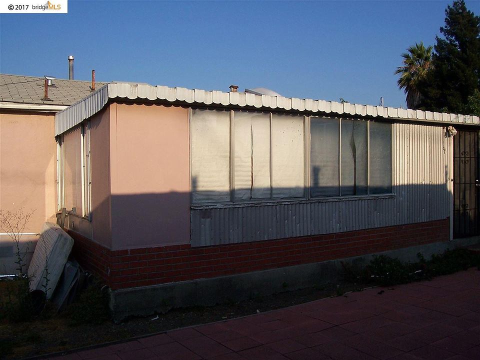 2nd image of 1554 Oriole Ave