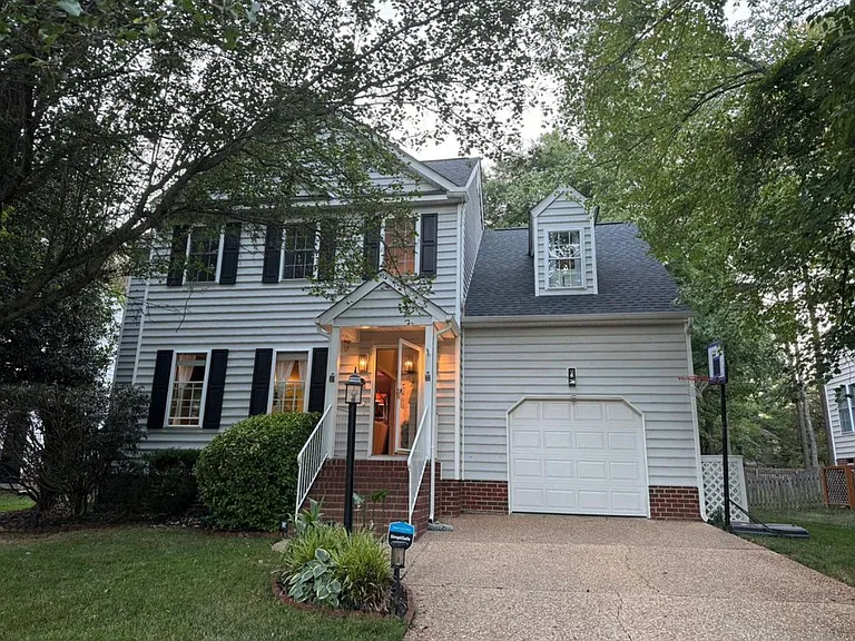 11729 Park Forest Ct — Photo 1