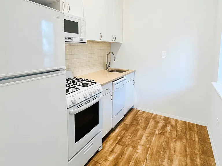 951 Amsterdam Ave #2B — Photo 3