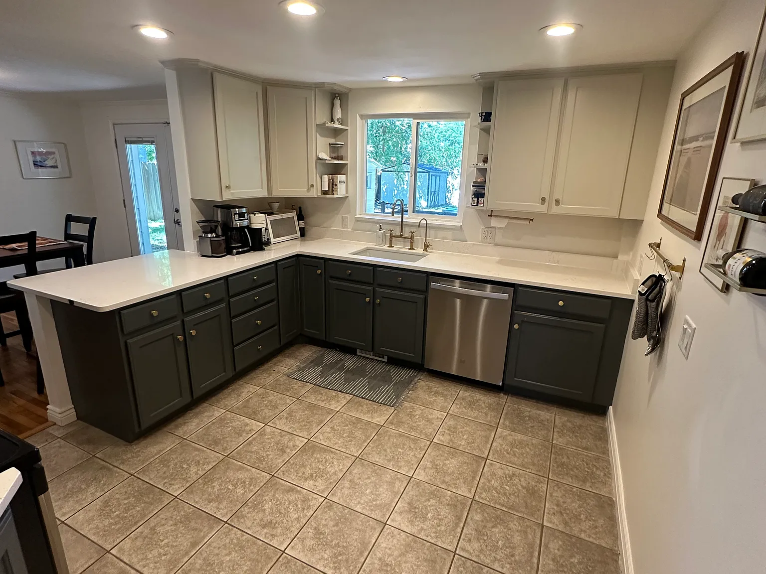 3 bed, 1600 sqft, $2,925 — Photo 2
