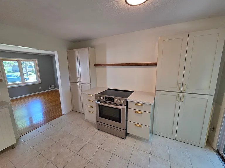 841 Lund Ave NE — Photo 5