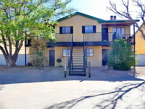 1204 NE Aspen Dr #D Photo 1
