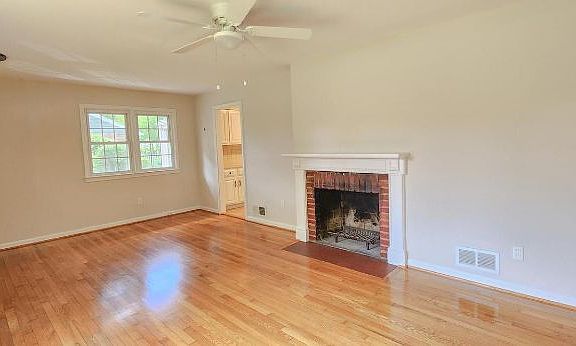 5th image of 7912 Wellington Rd