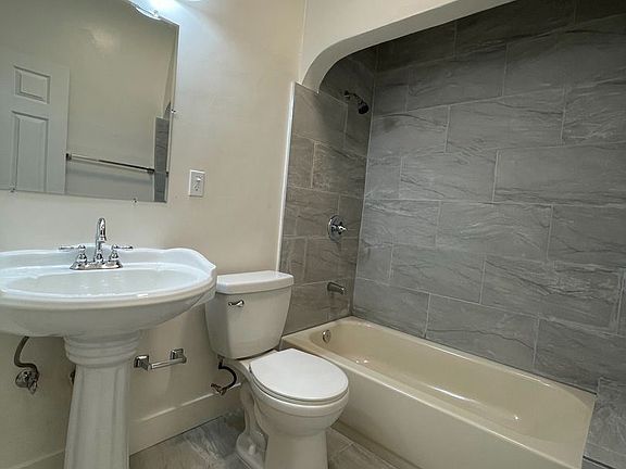 4th image of 216 S Berendo St #9839481