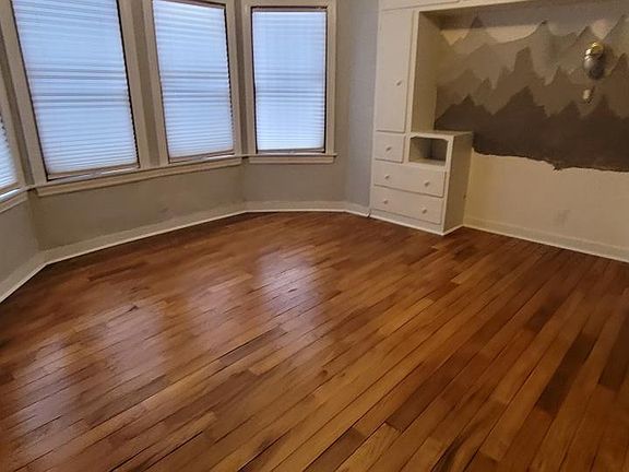 3rd image of 154 College Ave NE #6