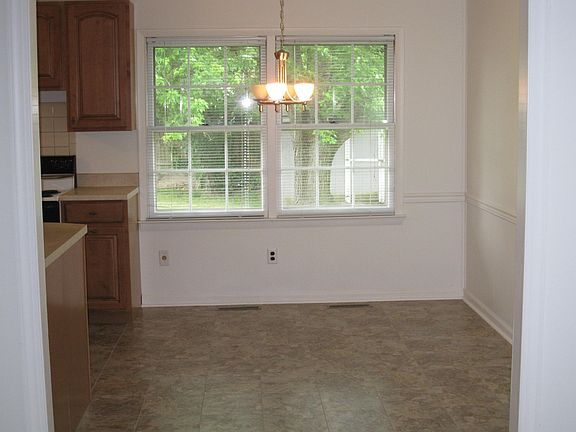 Kitchen dining area