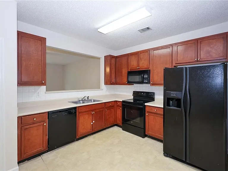 7705 Commerce Ct — Photo 10