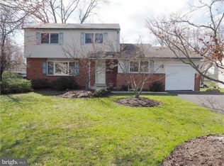 88 Iris Rd, Warminster, PA 18974