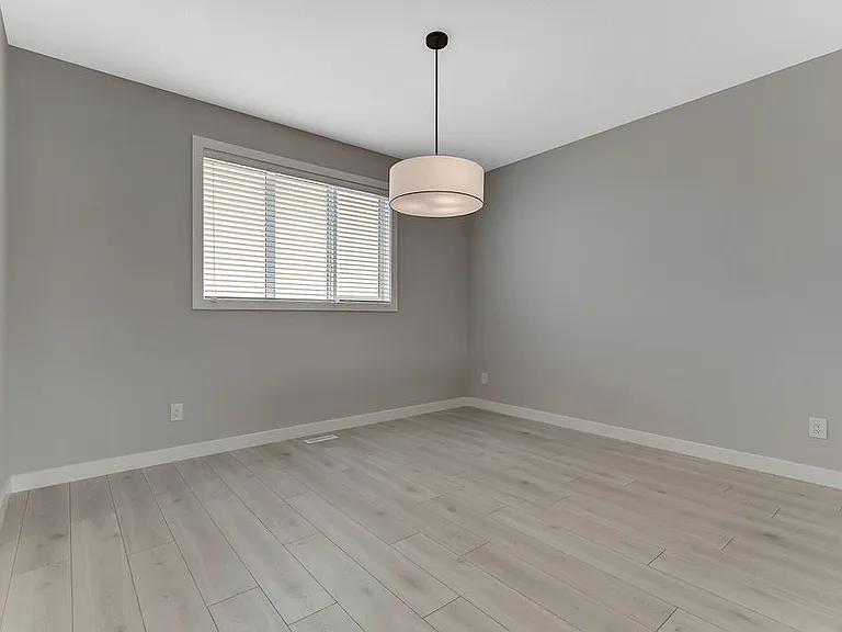 146 Creekside Dr SW #UPPER — Photo 16