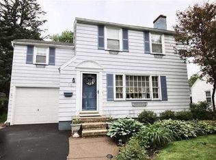 75 Winstead Rd, Rochester, NY 14609