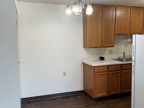 5th image of 1502 Dakota Dr N #23