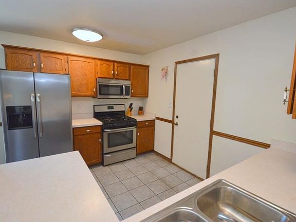 5th image of 53618 Hyde Park Dr