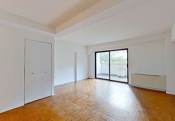 3rd image of 360 W 34th St APT 11