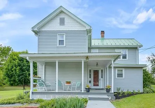 549 Park Ave Photo 1