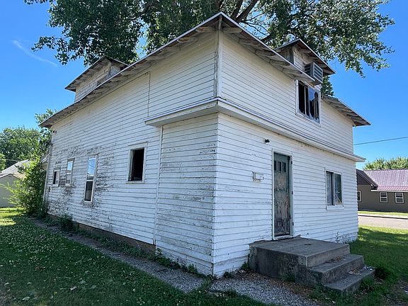 3rd image of 302 2nd Ave E