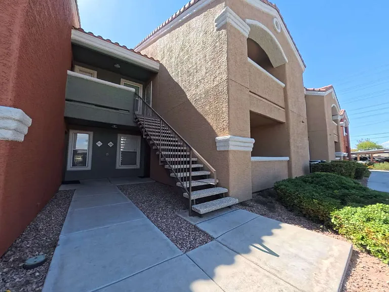 8101 W Flamingo Rd #2013 — Photo 2