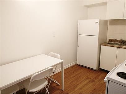5th image of 1989 Wyandotte St #10793989