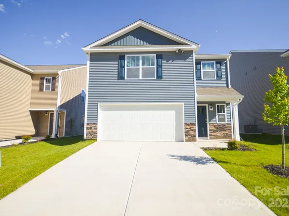 34 Lillian Ln, Hendersonville, NC 28792