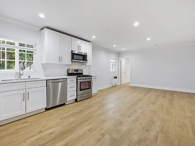 243 Crandall St — Photo 3