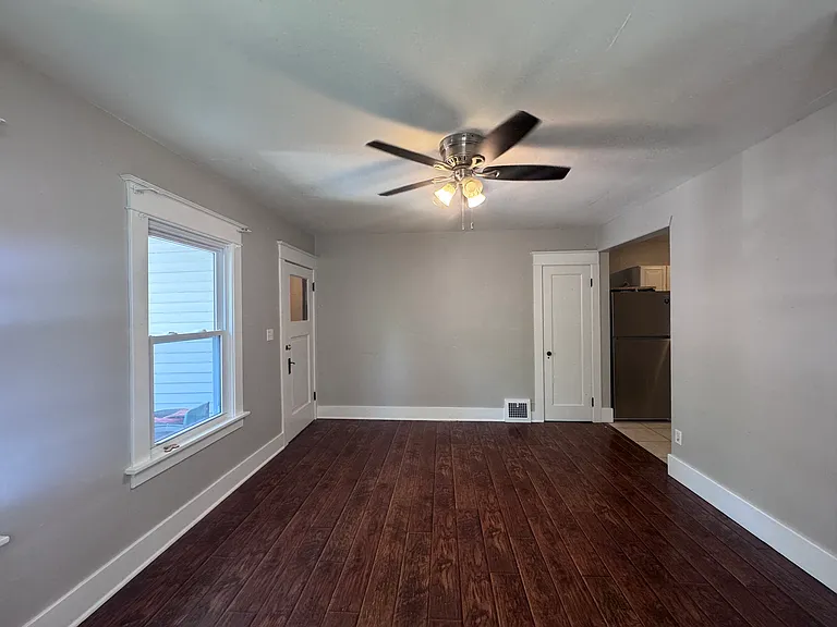 30 Custer St #1 — Photo 2