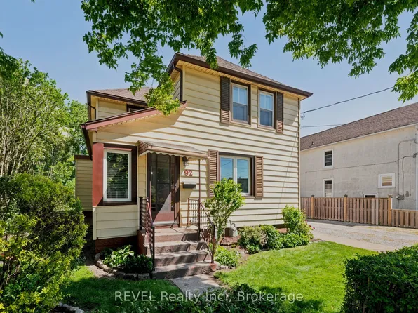 92 Saint Arnaud St, Pt Colborne, ON L3K 1M1