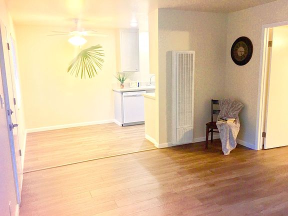 5th image of 953 Lupin Ave #9