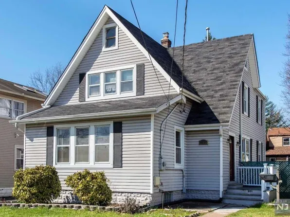 201-1 Vreeland Ave, Bergenfield, NJ 07621