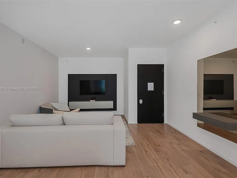 398 NE 5th St #2301 — Photo 6