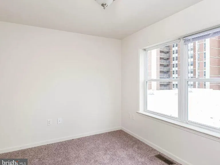 5235 Crowson Ave #6 — Photo 22
