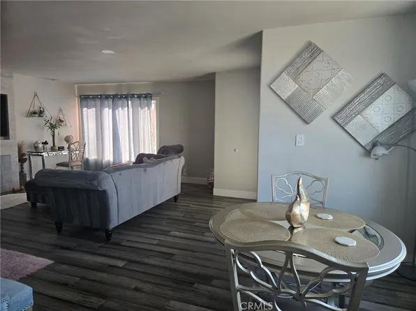 2215 N Spurgeon St, Santa Ana, CA 92706