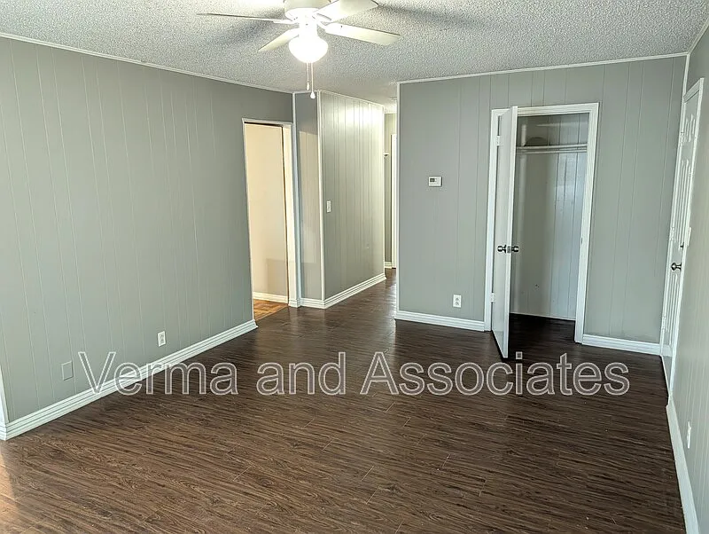 2 bed, 1.0 bath, 900 sqft, $900 — Photo 4