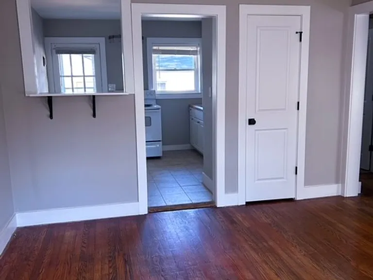2314 Rozzelles Ferry Rd — Photo 6