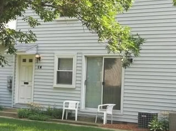 2538 Royal County Down Dr, Uniontown, OH 44685