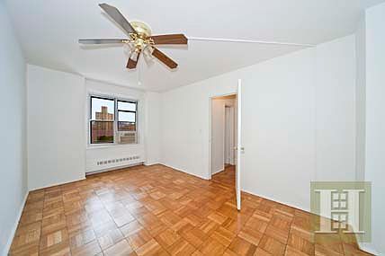 3rd image of 568 Grand St APT J1203