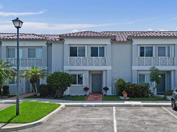 2nd image of 552 NW 208th Terrace