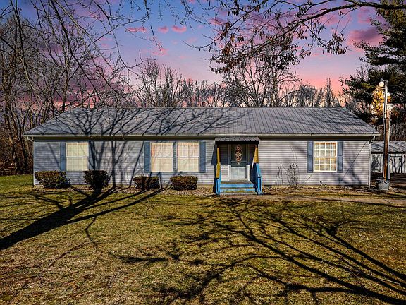 4th image of 4827 Paradise Rd W