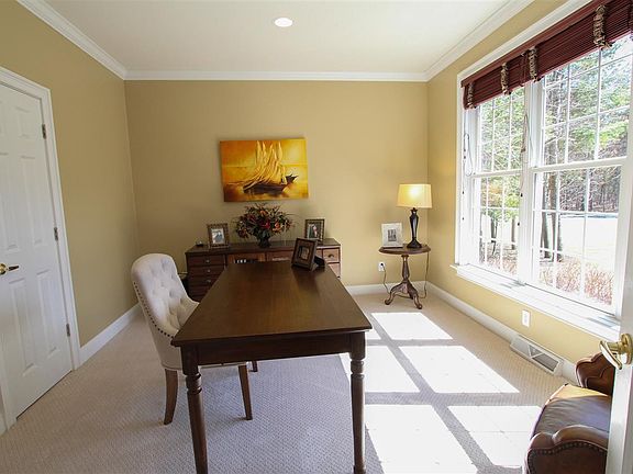 3rd image of 6 Stony Brook Dr