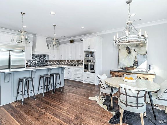 4th image of 7825 Belle Vue Cir