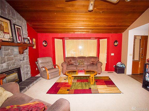 4th image of 411 106th Avenue Ct E