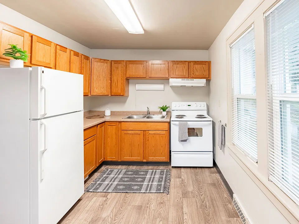 Fargo, ND Marlowe South Apartments | 31A | Kitchen