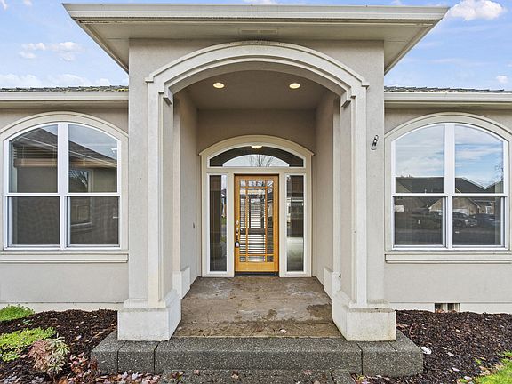 2nd image of 204 Bellerive Dr