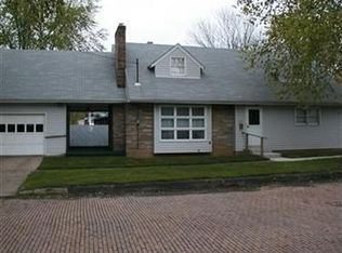 305 6th St, Wellsville, OH 43968